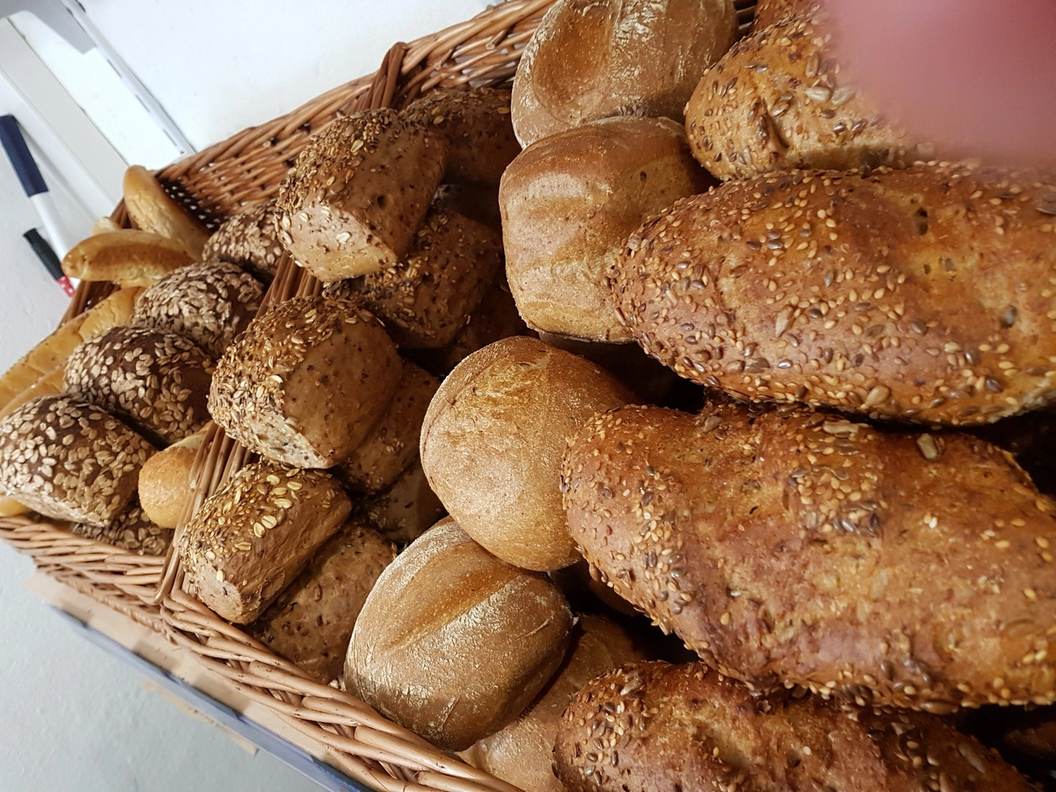 Vital Scheunep - Catering Grillwagen Geschirrverleih - Brot & Brötchen der Naturbäckerei Oppel